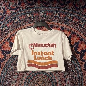 Maruchan cropped tee size S